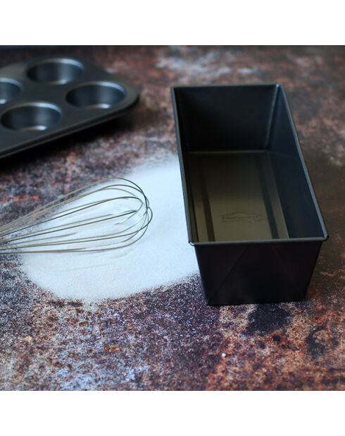 Zwarte amandeltaartvorm van koolstofstaal met antiaanbaklaag - 31 cm