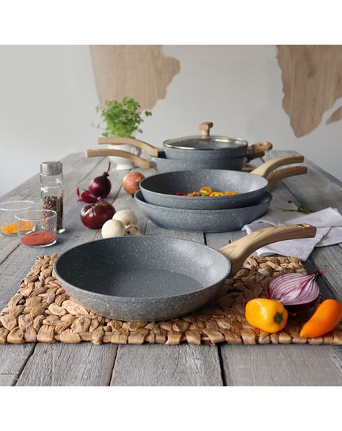 Poêle cannelle en aluminium avec poignée en bois clair - D.24cm