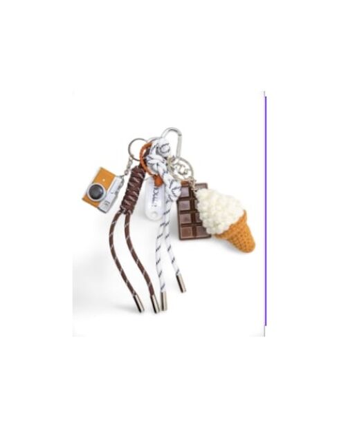 C2 #10 brauner Taschenanhänger