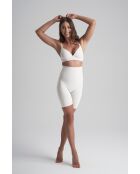 Short taille haute sculptant ivoire