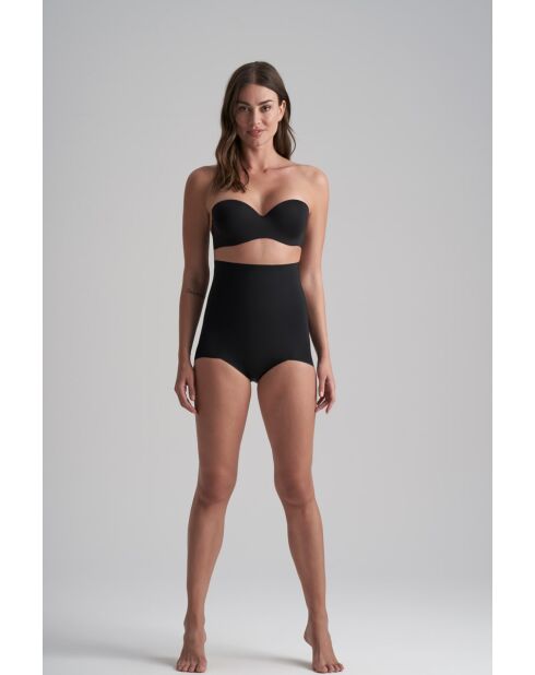 Braguita negra de cintura alta Smooth Essentials