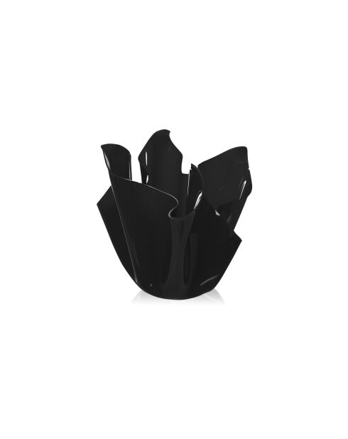 Schmale Vase mit schwarzen Flaggen