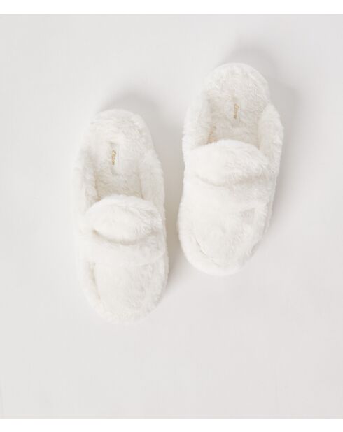 Nieuwe witte muiltjes van Harold