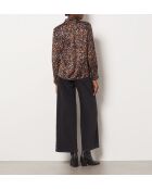 Nella shirt met bruine achtergrondprint