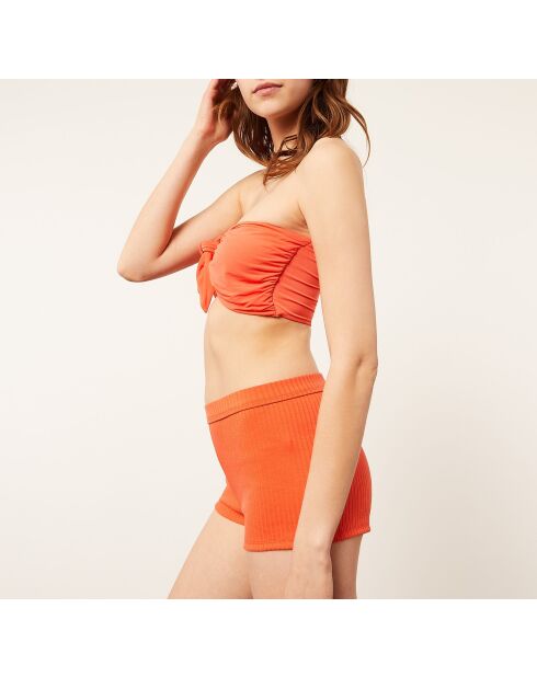 Orangefarbenes Crop-Tanktop mit Schal