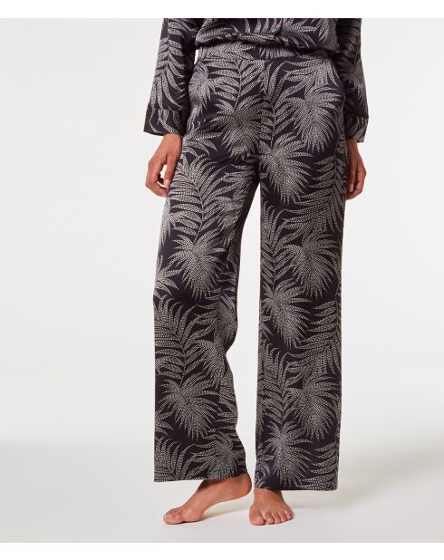 Nailea-broek gedrukt op een zwarte achtergrond