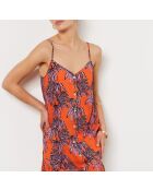 Fafa-jurk gedrukt op een oranje achtergrond