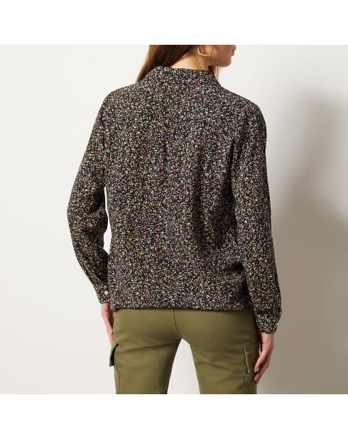 Bovila shirt gedrukt op een zwarte achtergrond