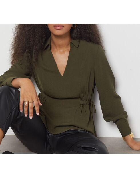 Een olijfkleurige blouse van Pepy Khaki