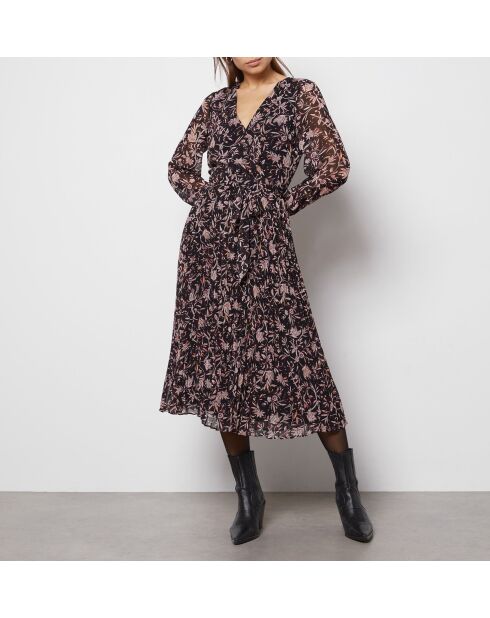 Pauline jurk gedrukt op een zwarte achtergrond