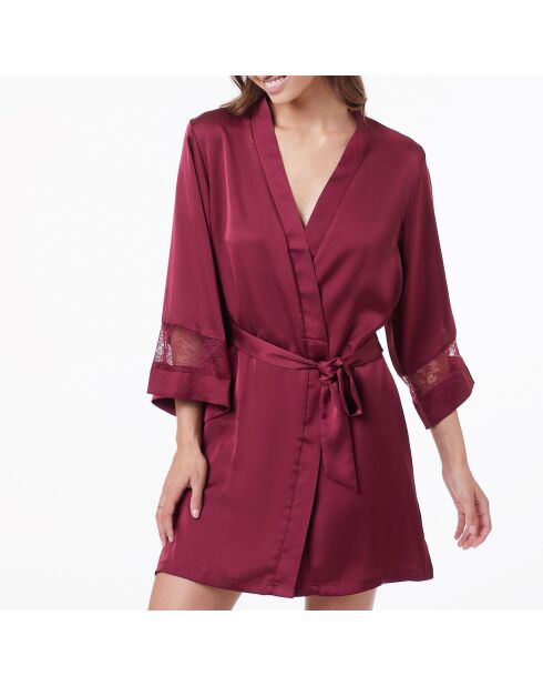 Burgunderfarbenes Negligé mit GranatmoTIV