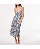 Camisón Reni estampado sobre fondo blanco