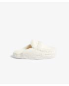 Nieuwe witte muiltjes van Harold