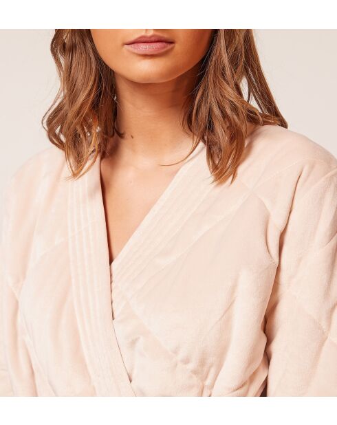 Rosafarbenes Negligé