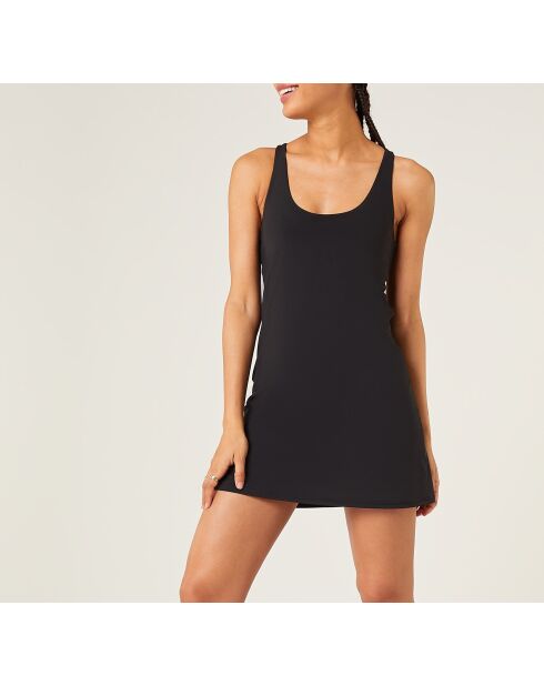 Stärkeres schwarzes einteiliges Kleid