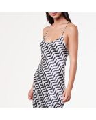 Camisón Reni estampado sobre fondo blanco