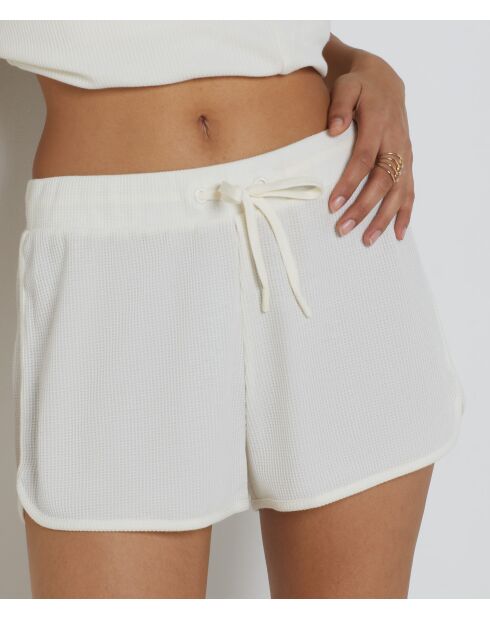 Ecrufarbene Shorts Eliana