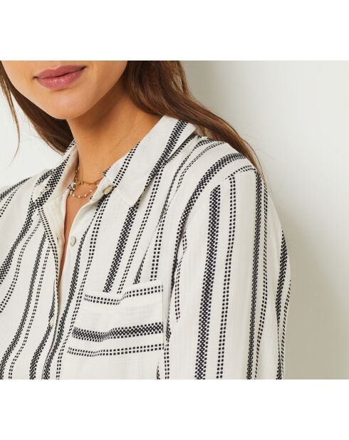 Kaitlin-Shirt gedruckt auf weißem Hintergrund