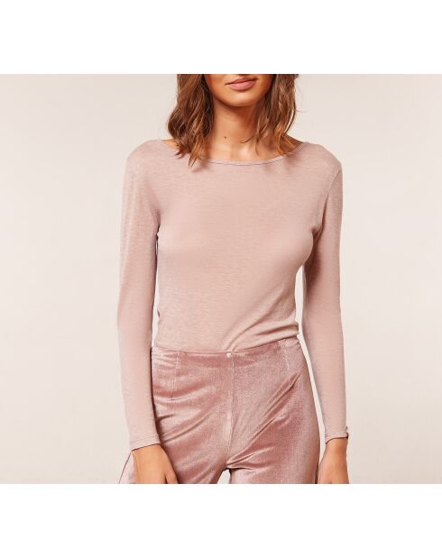 Beiges Oberteil Victory