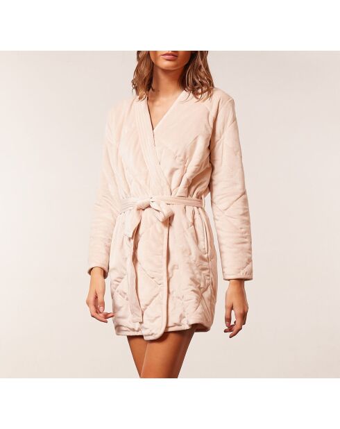 Rosafarbenes Negligé