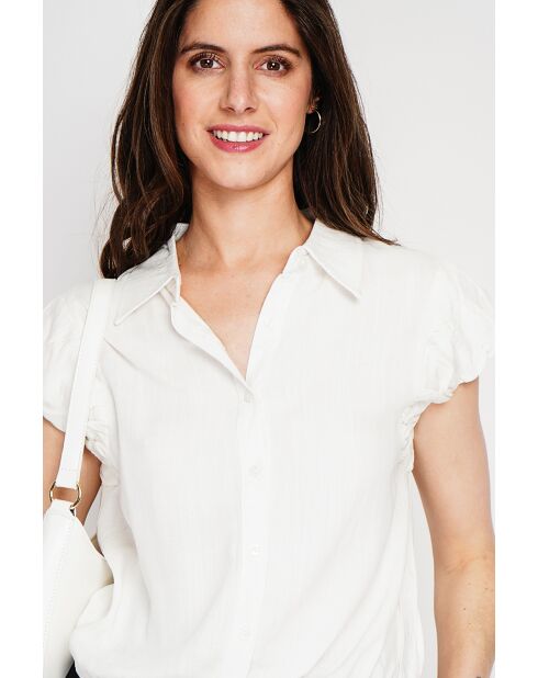 Camisa blanca oliva