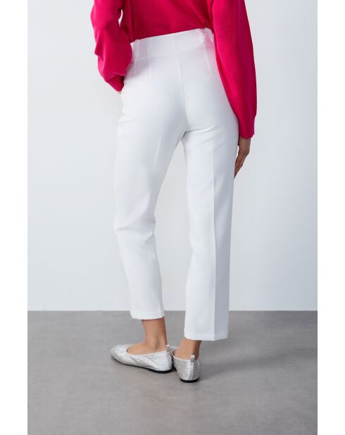 Ecrufarbene Federhose