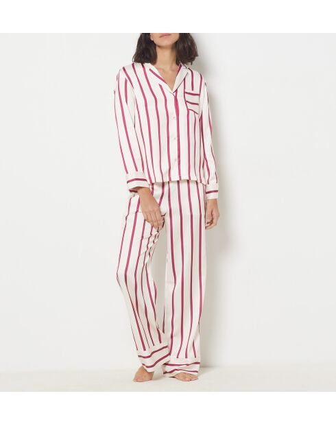 Monic shirt gedrukt op een witte achtergrond