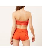 Orangefarbenes Crop-Tanktop mit Schal