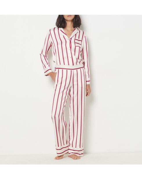 Monic-broek gedrukt op witte achtergrond