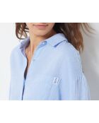 Justine himmelblaues Hemd