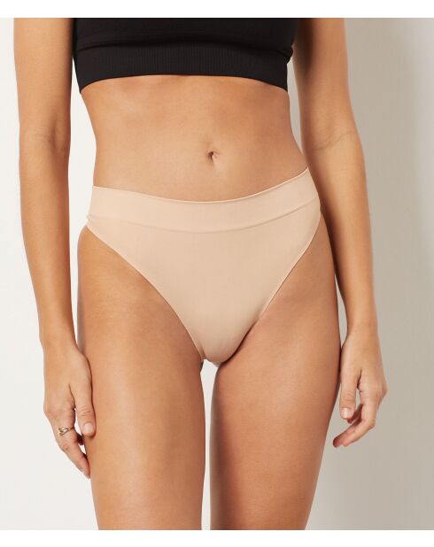 Tanga Finsternisse weit weg