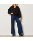 Een zwarte blouse van Confiance