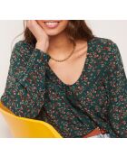 Julie shirt gedrukt op een groene achtergrond