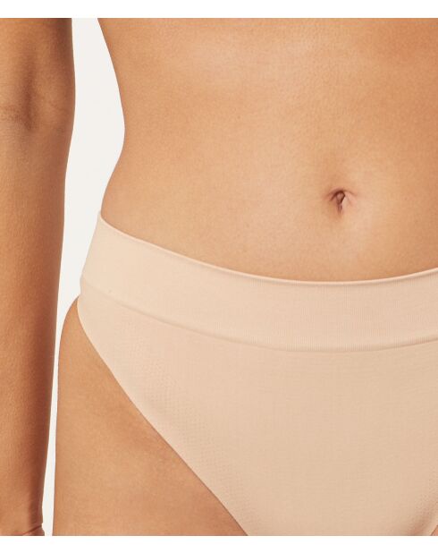 Tanga Finsternisse weit weg