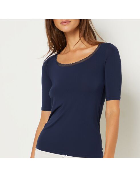 Warm Me Up Mitternachtsblaues Spitzent-Shirt