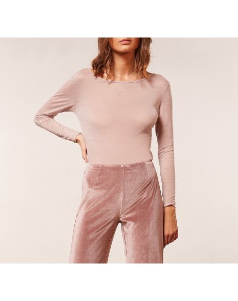 Beiges Oberteil Victory