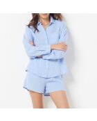 Justine himmelblaues Hemd