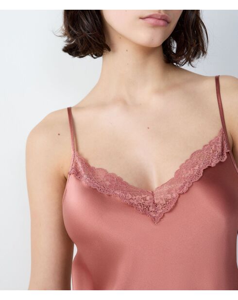 Melkachtig donker poederroze nachtjapon