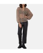 Una blusa nera con stampa lilou