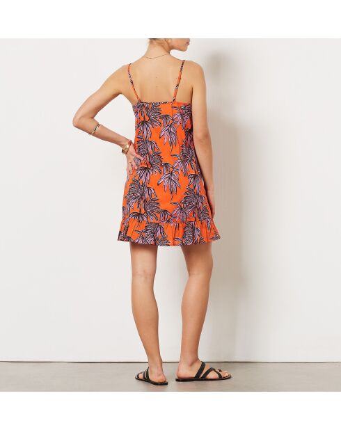 Fafa-Kleid gedruckt auf orangefarbenem Hintergrund