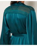 Bata grabada azul y verde