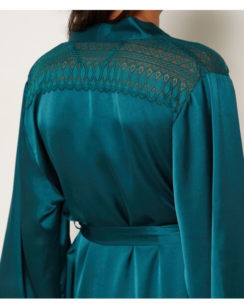 Bata grabada azul y verde