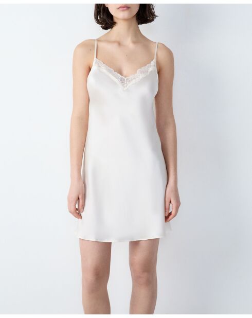 Nachthemd mit Milchperlen