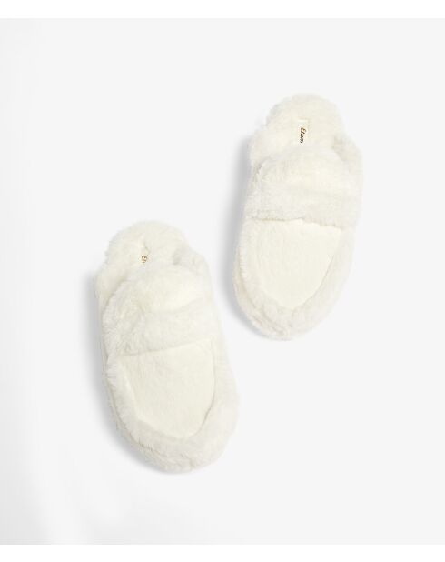 Nieuwe witte muiltjes van Harold