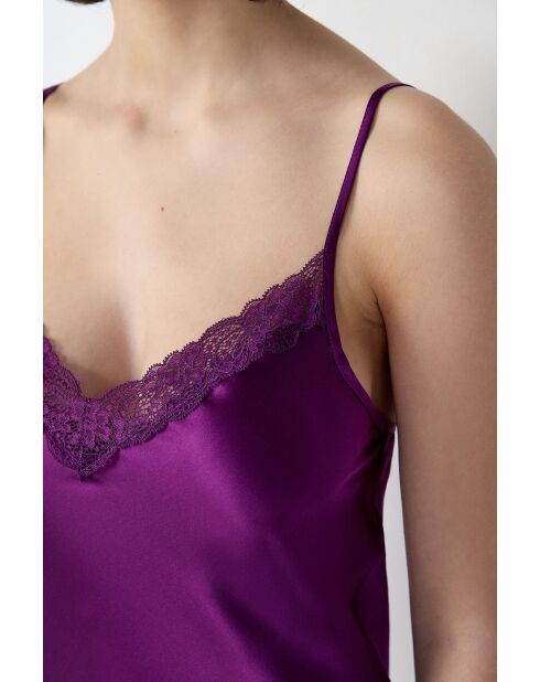 Nachtjapon met melkachtige pruim