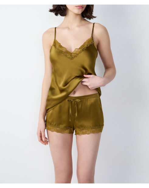 Melkachtige koperen korte broek