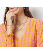 Hero-jurk gedrukt op roze achtergrond