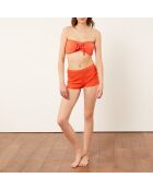 Orangefarbenes Crop-Tanktop mit Schal