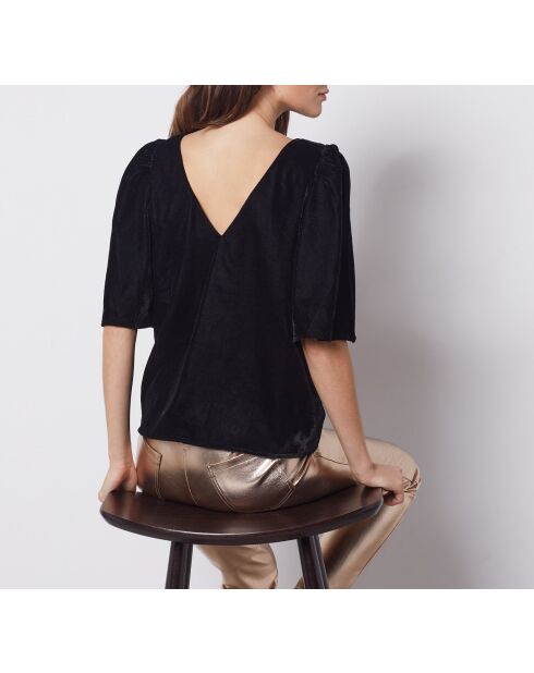 Een zwarte blouse van Anja