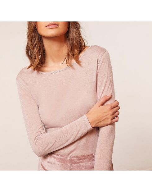 Beiges Oberteil Victory